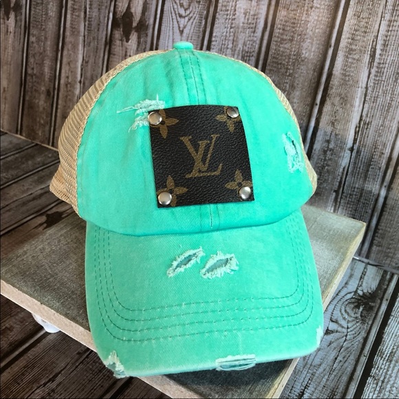 Women’s ball caps. - Picture 2 of 6